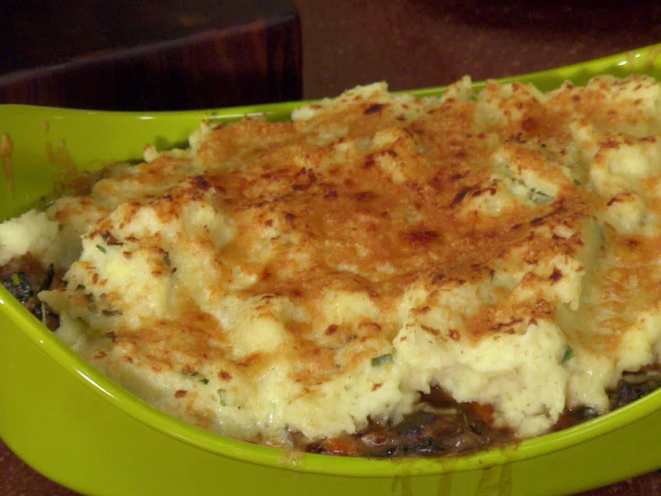 Classic Shepherd's Pie with Parmesan Potatoes (video) - Tatyanas Everyday  Food