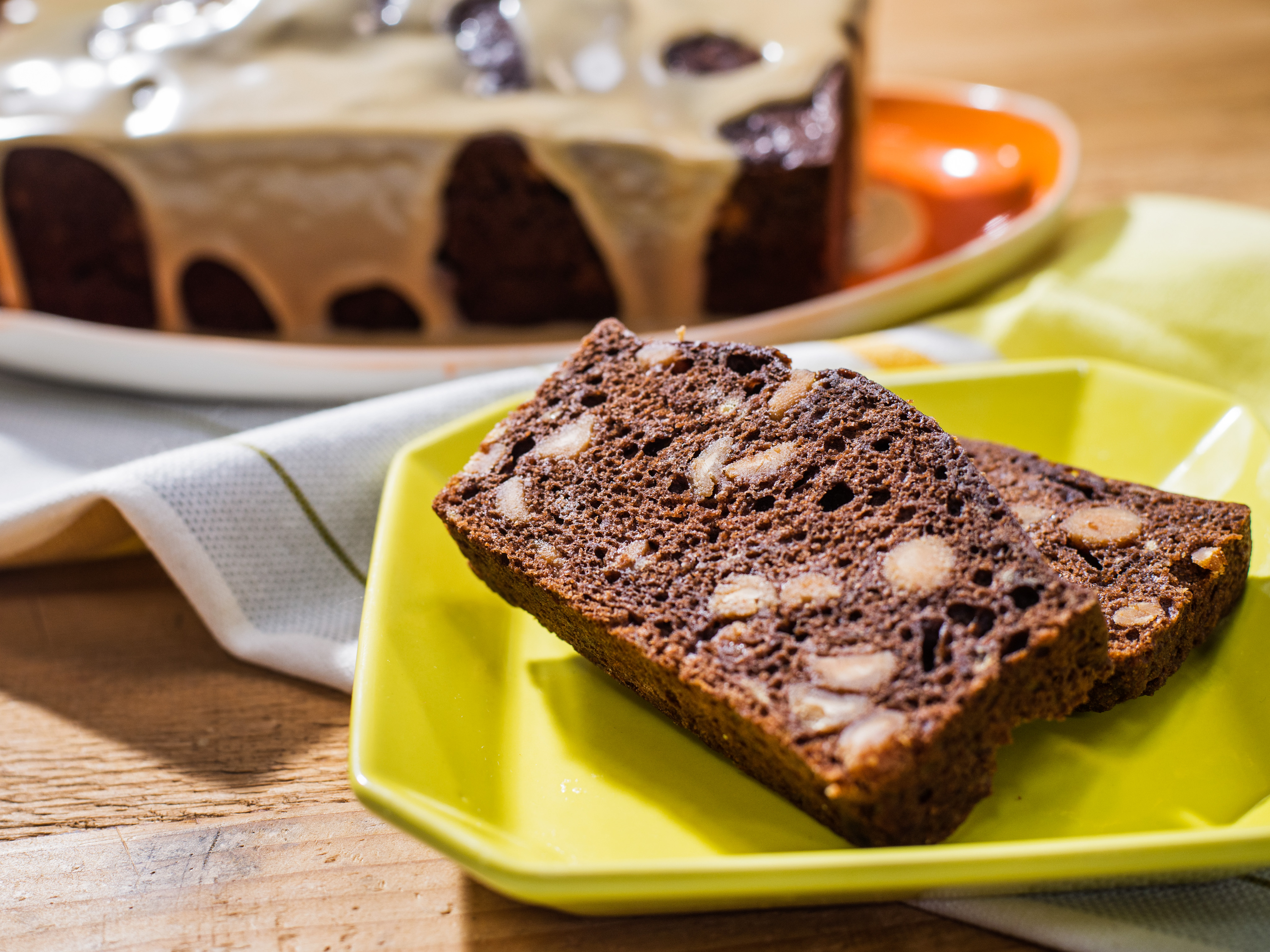 Chocolate Peanut Butter Banana Bread | Minimalist Baker Recipes